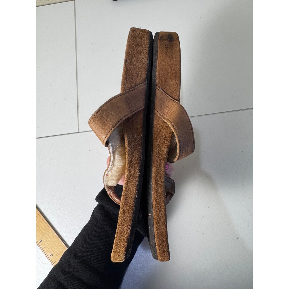UGG Australia Leather‎ Thong Sandals Women Size 6 Brown Shearling Lined Boho - Picture 5 of 10